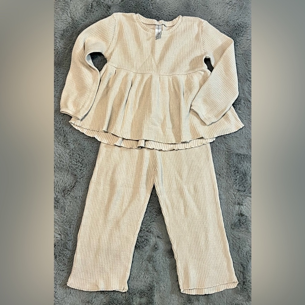 Bundle of 2 Modern Moments Rust and Cream Ribbed Toddler Outfits - Picture 3 of 7